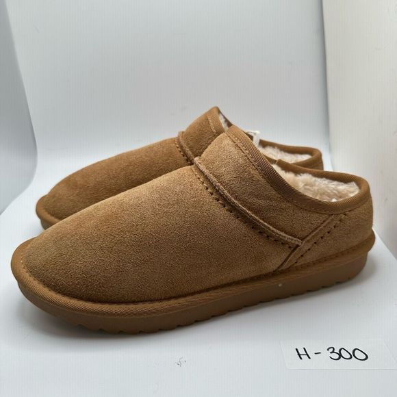 CUSHIONAIRE Women's Faux Shearling Genuine Suede cozy mule slippers +Memory Foam - Picture 3 of 7
